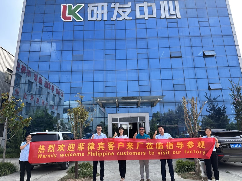 歡迎菲律賓客戶到山東辰宏醫(yī)療集團參觀考察 