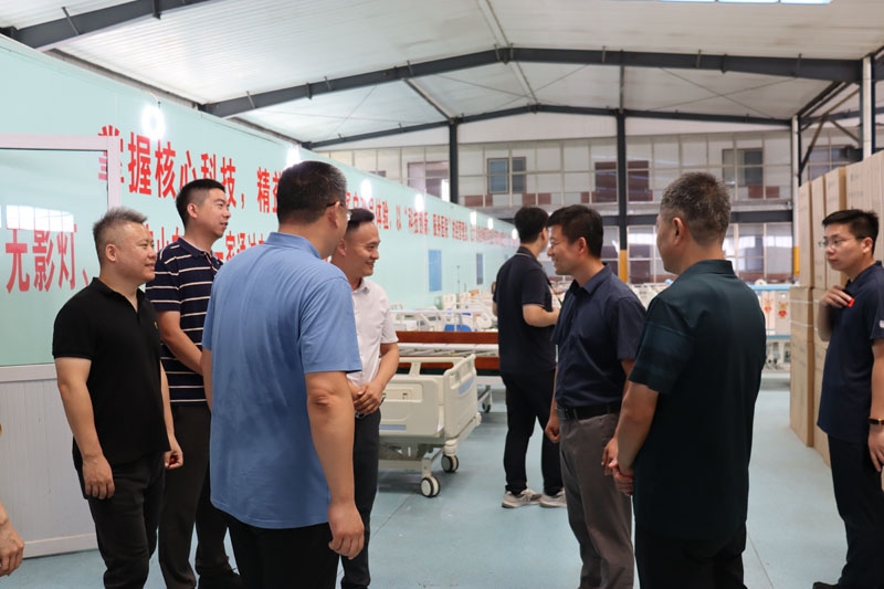 歡迎國家發(fā)改委及鎮(zhèn)政府領導蒞臨辰宏集團指導